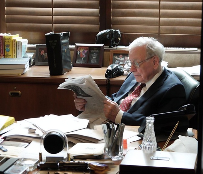 Warren Buffett’s 8 Timeless Secrets to Staying Calm in Volatile Markets – And How to Apply Them Today